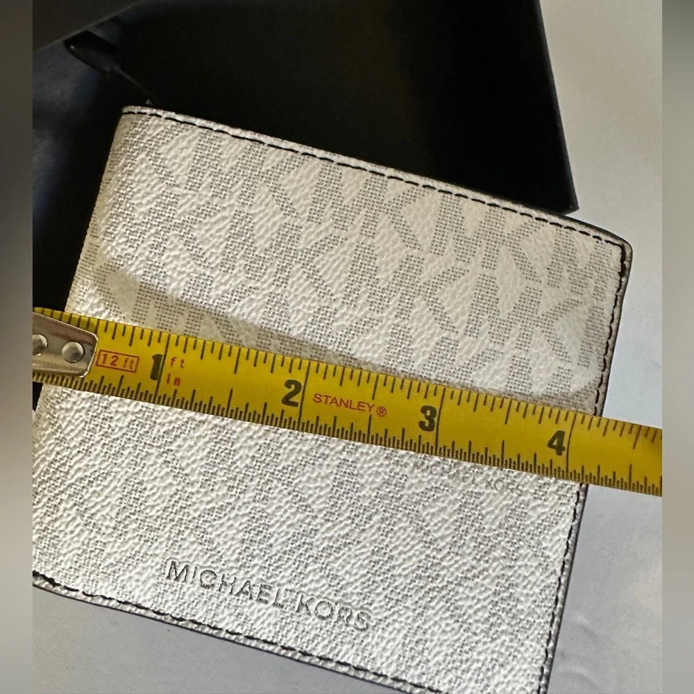 NWT Michael Kors White Leather Wallet with Black Accents